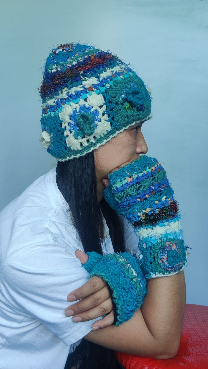 Hand-Knitted Wool Hat and Mitten Set - Image 2
