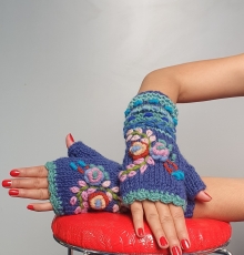 front blue mitten with flower