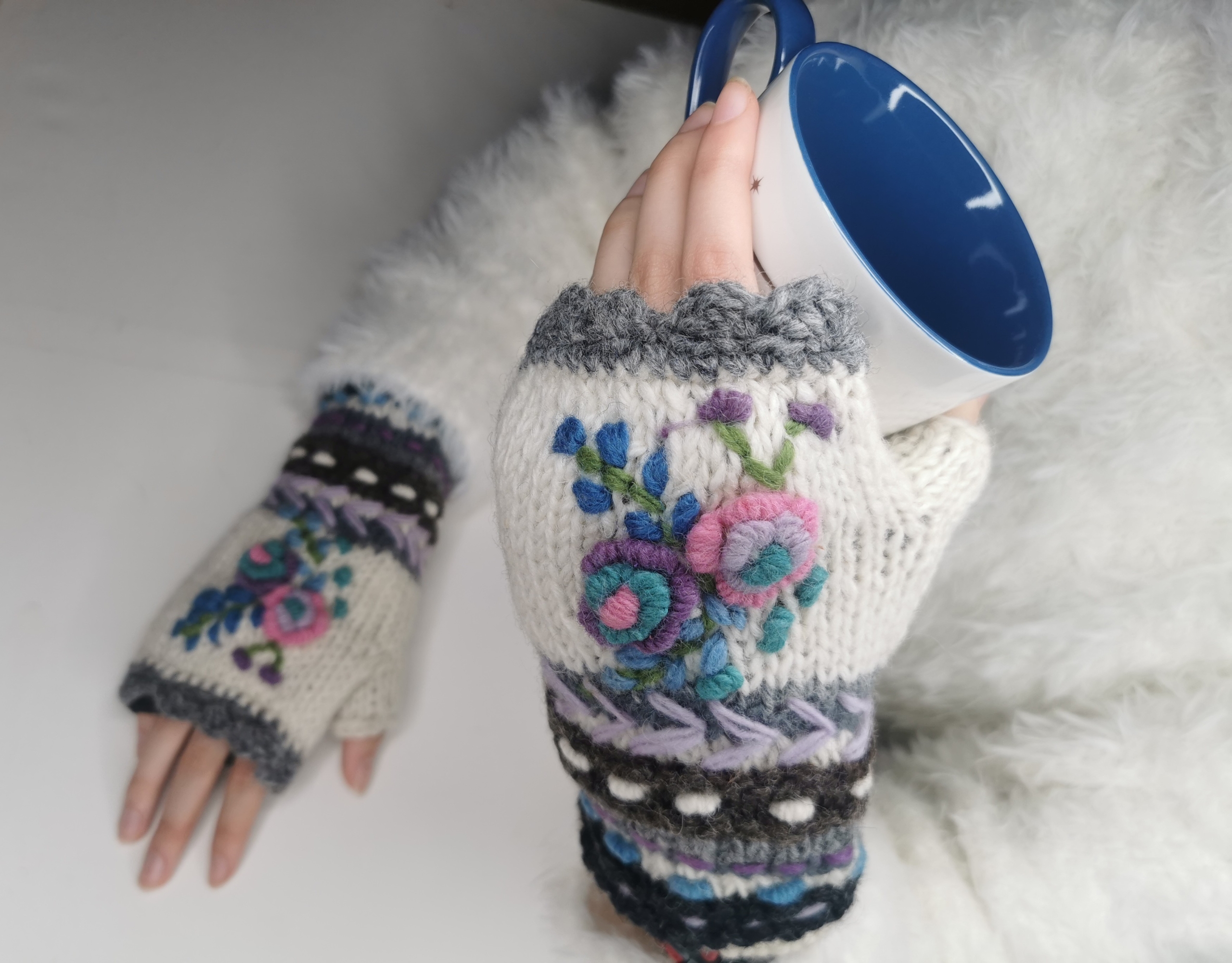 Hand Knitted Wool Mitten - Image 4